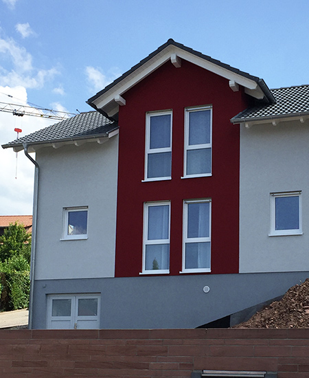 Schlicht und effektiv - Neubau in Holzbauweise als KfW 55 Haus